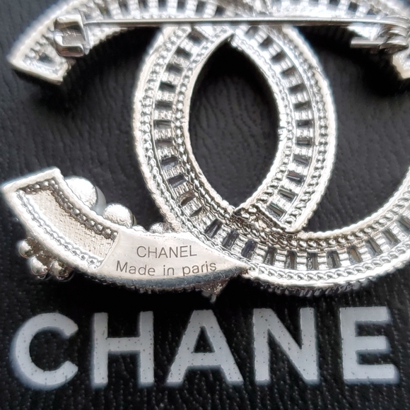 $SOLD$ Chanel brooch - Picture 3 of 5